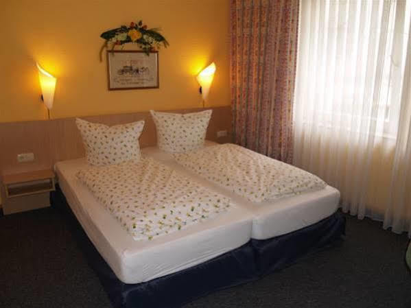 וירצבורג Hotel Goldenes Fass מראה חיצוני תמונה