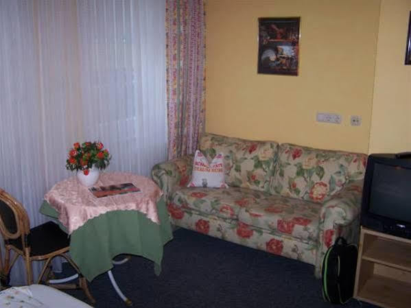 וירצבורג Hotel Goldenes Fass מראה חיצוני תמונה