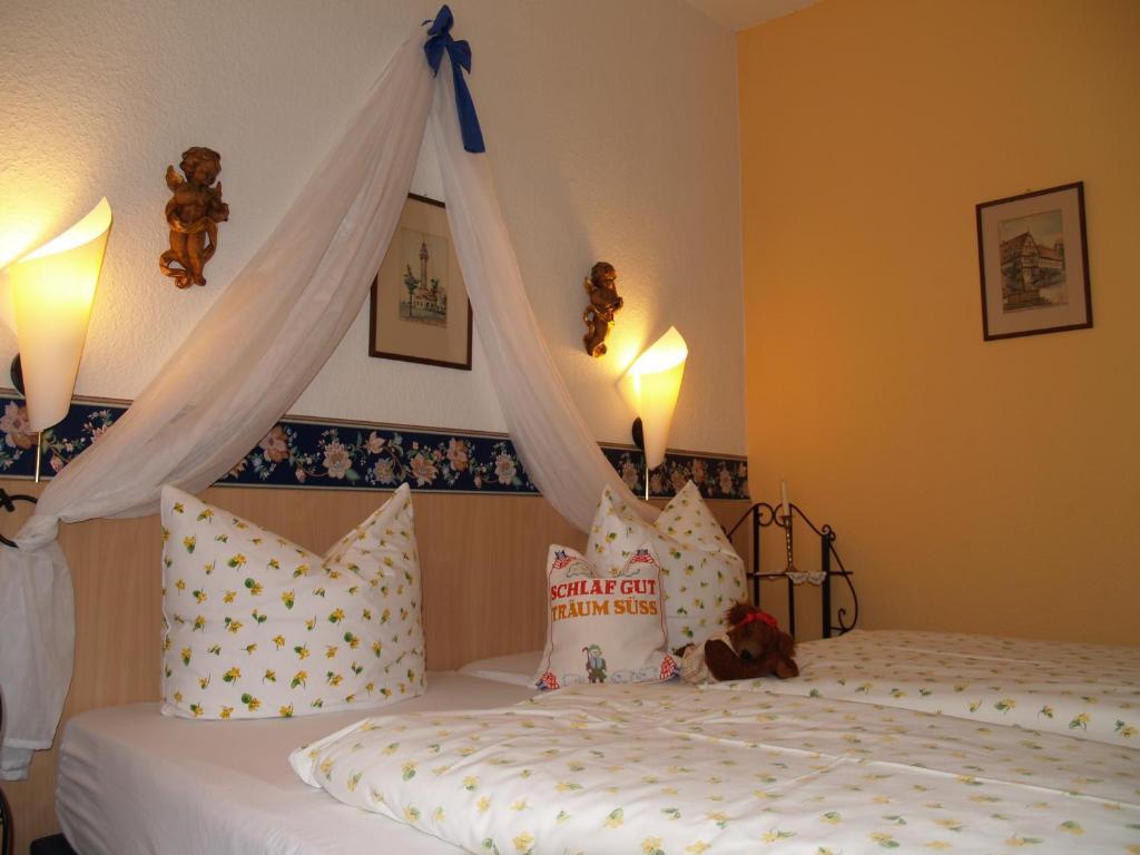 וירצבורג Hotel Goldenes Fass מראה חיצוני תמונה